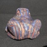 🐸 Inca Ritual Frog in Sodalite with Quartz Veins – Hand-Carved Pre-Columbian Style - Imagen 2