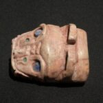 🐆 Pre-Columbian Feline Head – Chavín Style in Quartz-Granite with Stone Inlays - Imagen 7