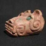 🗿 Title:Ancient Chavín Jaguar Head Carving – Quartz-Granite with Green Stone Inlays – Pre-Columbian Ritual Sculpture from Peru - Imagen 3