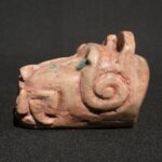 🗿 Title:Ancient Chavín Jaguar Head Carving – Quartz-Granite with Green Stone Inlays – Pre-Columbian Ritual Sculpture from Peru - Imagen 4