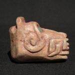 🗿 Title:Ancient Chavín Jaguar Head Carving – Quartz-Granite with Green Stone Inlays – Pre-Columbian Ritual Sculpture from Peru - Imagen 6