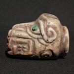 🗿 Title:Pre-Columbian Chavín Jaguar Head Sculpture – Quartz-Granite with Emerald Eye Inlay – Ancient Ritual Artifact from Peru - Imagen 2