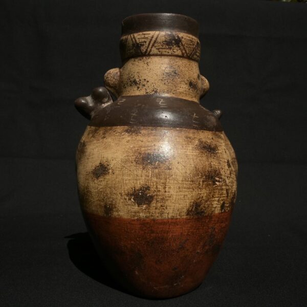 🏷️Chancay Ceramic Bottle 1400g – Hunter with Prey Figurine, Ancient Style Pottery - Imagen 4