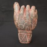 🏷️Moche Ritual Stone Hand 2000g – Inlaid Shell, Serpent Motifs, Turquoise Sculpture - Imagen 3