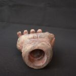🏷️Moche Ritual Stone Hand 2000g – Inlaid Shell, Serpent Motifs, Turquoise Sculpture - Imagen 6