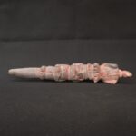 🏷️Condor Ritual Scepter 600g – Granite Stone, Turquoise Eyes, Seated Figure Carving - Imagen 2