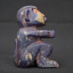 Handcrafted Sodalite Monkey Figurine Quartz Veins Inlaid Turquoise Eyes Art - Imagen 3