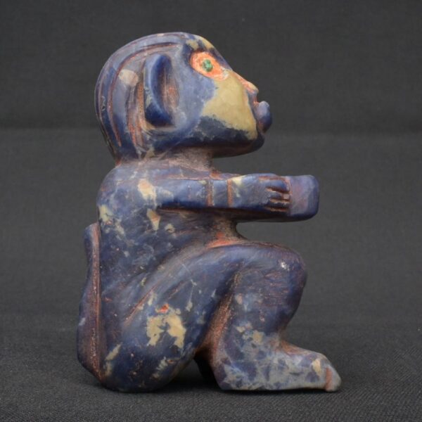Handcrafted Sodalite Monkey Figurine Quartz Veins Inlaid Turquoise Eyes Art - Imagen 3