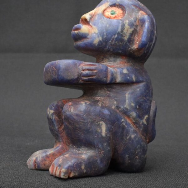 Handcrafted Sodalite Monkey Figurine Quartz Veins Inlaid Turquoise Eyes Art - Imagen 6