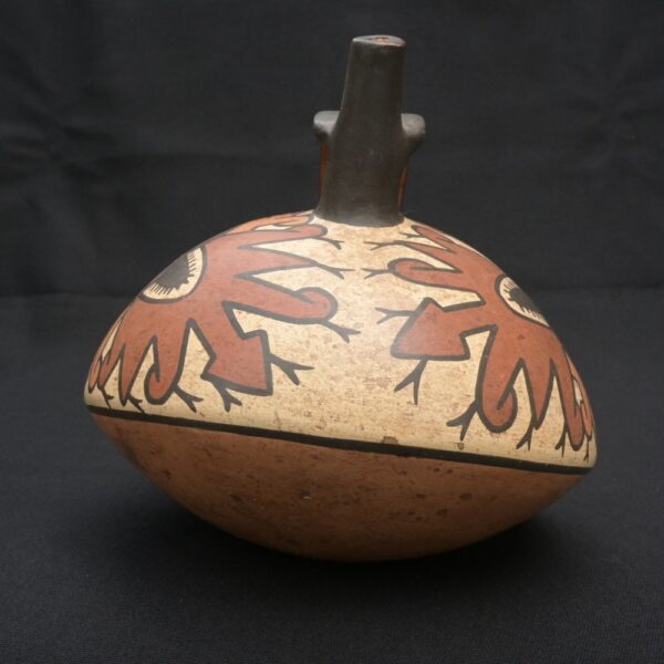 Nazca ceramic bottle with painted anthropomorphic mythical figure - Imagen 3