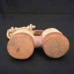 Moche ceramic double-bottle bottle with monkey and human figures - Imagen 9