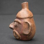🟩Moche Feline Priest Head Bottle – Pre-Columbian Ceramic Ritual Vessel - Imagen 2