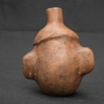 🟩Moche Feline Priest Head Bottle – Pre-Columbian Ceramic Ritual Vessel - Imagen 3