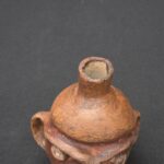 🟩Moche Feline Priest Head Bottle – Pre-Columbian Ceramic Ritual Vessel - Imagen 5