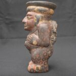 🟩Tiahuanaco Ritual Vessel – Chubby Man with Giant Toad on Back - Imagen 2