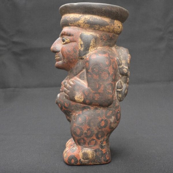 🟩Tiahuanaco Ritual Vessel – Chubby Man with Giant Toad on Back - Imagen 2