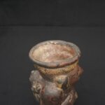 🟩Tiahuanaco Ritual Vessel – Chubby Man with Giant Toad on Back - Imagen 5