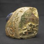 Handcrafted Pyrite Alien Head – Cosmic Reflection and Decor Piece - Imagen 3