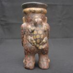 Tiahuanaco Ritual Bottle – Chubby Man with Toad on Back - Imagen 3