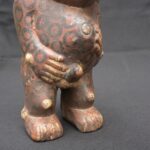 Tiahuanaco Ritual Bottle – Chubby Man with Toad on Back - Imagen 7