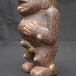 Tiahuanaco Ritual Bottle – Chubby Man with Toad on Back - Imagen 9