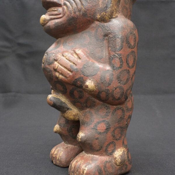 Tiahuanaco Ritual Bottle – Chubby Man with Toad on Back - Imagen 9