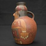 Paracas Ritual Bottle – Man Figure with Mythical Creatures Design - Imagen 2