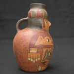 Paracas Ritual Bottle – Man Figure with Mythical Creatures Design - Imagen 4