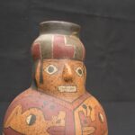Paracas Ritual Bottle – Man Figure with Mythical Creatures Design - Imagen 7