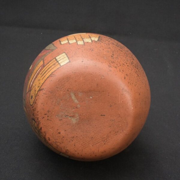 Paracas Ritual Bottle – Man Figure with Mythical Creatures Design - Imagen 10