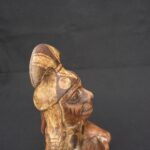 Moche Warrior Figurine – Pre-Columbian Ceramic Ritual Pose - Imagen 5
