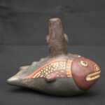 🎨 Double-Spout Nazca Bottle – Stylized Fish Motif - Imagen 4