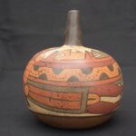🌞 Nazca Ritual Bottle – Ceramic with Mythical Human Figure Art - Imagen 2
