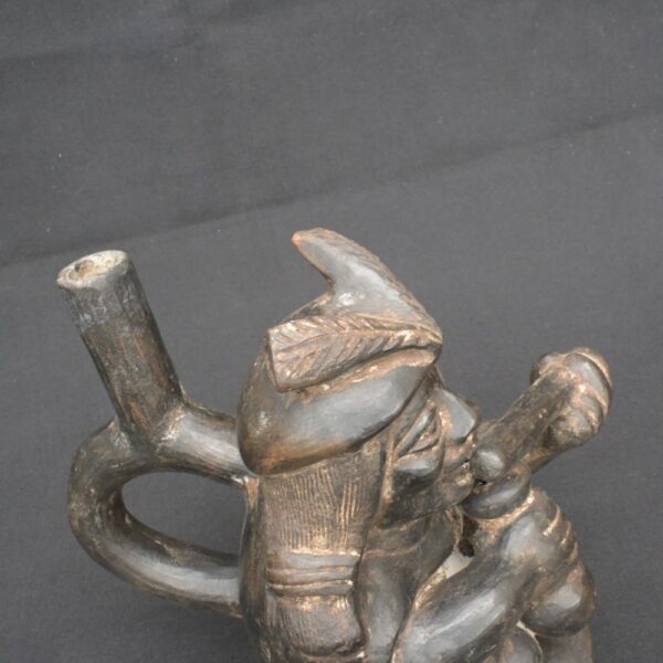 🎶 Moche Musician Figurine – Ceramic Sculpture of a Seated Flute Player - Imagen 6