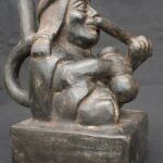 🎶 Moche Musician Figurine – Ceramic Sculpture of a Seated Flute Player - Imagen 8