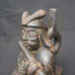 🎶 Moche Musician Figurine – Ceramic Sculpture of a Seated Flute Player - Imagen 9