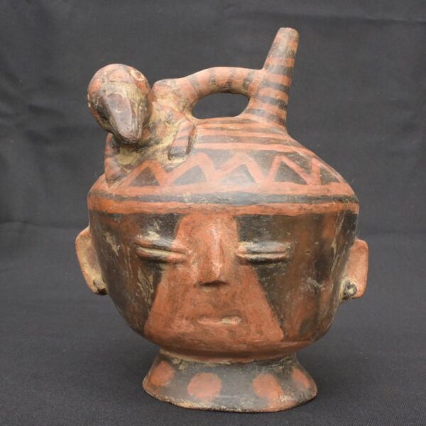 🪶 Recuay Ritual Bottle – Ceramic with Animal Motifs and Tribal Design - Imagen 1