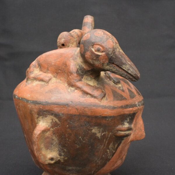 🪶 Recuay Ritual Bottle – Ceramic with Animal Motifs and Tribal Design - Imagen 6