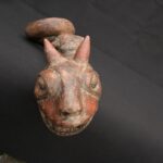 🎺 Moche Feline Trumpet – Curved Ritual Ceramic Wind Instrument - Imagen 6