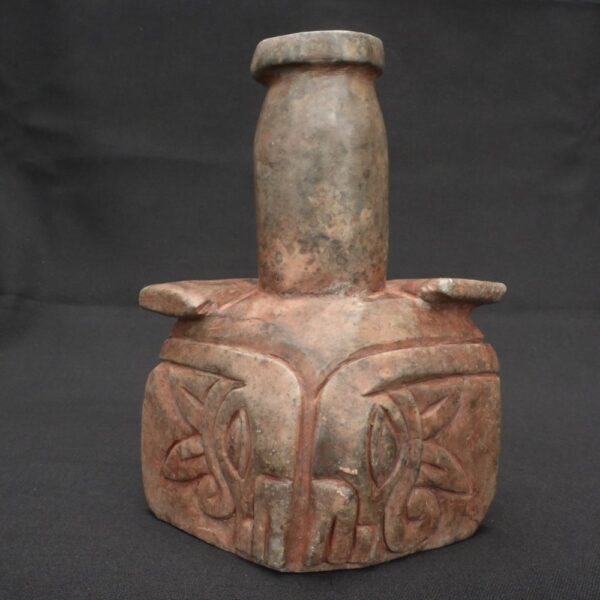 Chavín Stone Ritual Bottle with Owl Motif and Ceremonial Engraving - Imagen 5