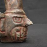 Chavín Stone Bottle with Two-Faced Feline-Human Ritual Head Design - Imagen 7