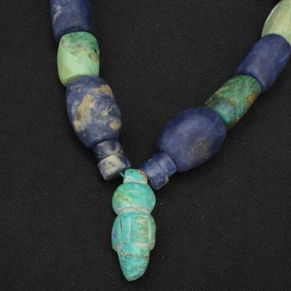 Moche-Chavín Necklace with Green and Blue Stone Beads - Imagen 2