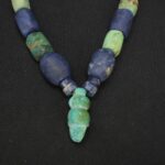 Moche-Chavín Necklace with Green and Blue Stone Beads - Imagen 4