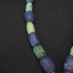 Moche-Chavín Necklace with Green and Blue Stone Beads - Imagen 5