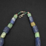 Moche-Chavín Necklace with Green and Blue Stone Beads - Imagen 7