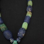 Moche-Chavín Necklace with Green and Blue Stone Beads - Imagen 8