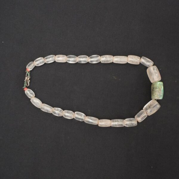 Collar Moche-Chavín de cuarzo con cuenta central verde ceremonial - Imagen 1