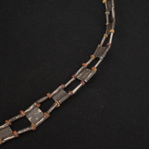 Collar Moche en plata con dije ritual en forma de concha - Imagen 7