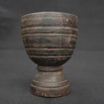 Inca ritual vessel made of wood with a dark patina and ceremonial shape - Imagen 4
