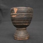 Inca ritual vessel made of wood with a dark patina and ceremonial shape - Imagen 6